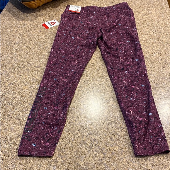 NWT Reebok 7/8 Legging High Rise Medium Grape Wine - Picture 11 of 14